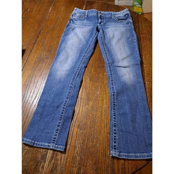 Size 5/6 Short Maurices Distressed Denim Blue Jeans with Pockets and Belt Loops - Picture 1 of 8